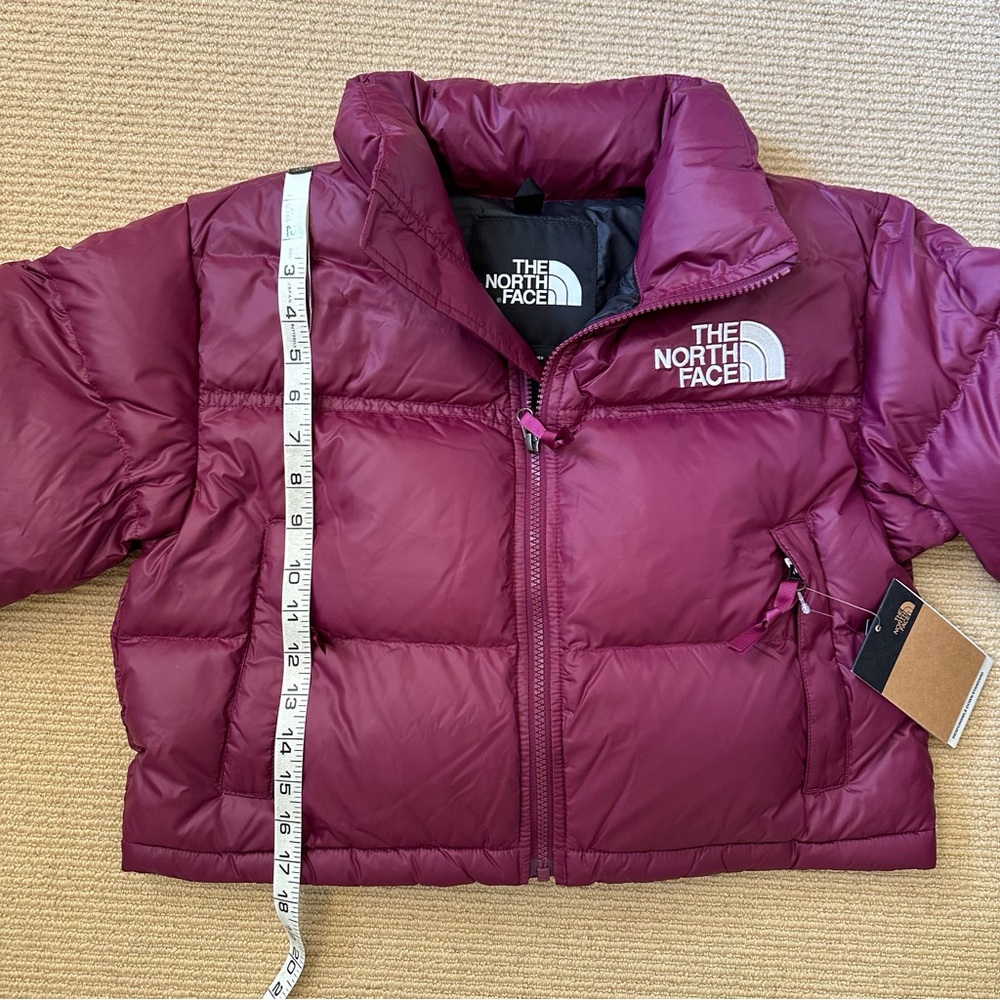 The North Face Women's Plum Cropped Puffer Jacket - Picture 5 of 7
